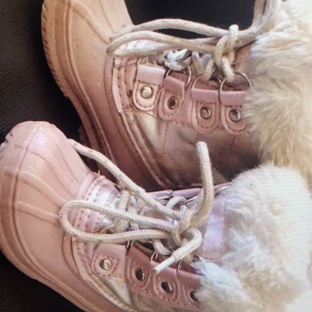 Wearing in winter boots - Picture 2 of 5